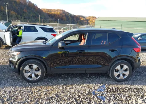 2019 Volvo Xc40 T5 Momentum/T5 R-Design z USA, uszkodzony, nr VIN YV4162XZ9K2019430